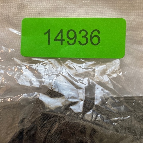 Aritzia Babaton Women's Dark Olive Green 1/2 Sleeve 1/4 Side Slit T-Shirt Medium - Picture 14 of 14